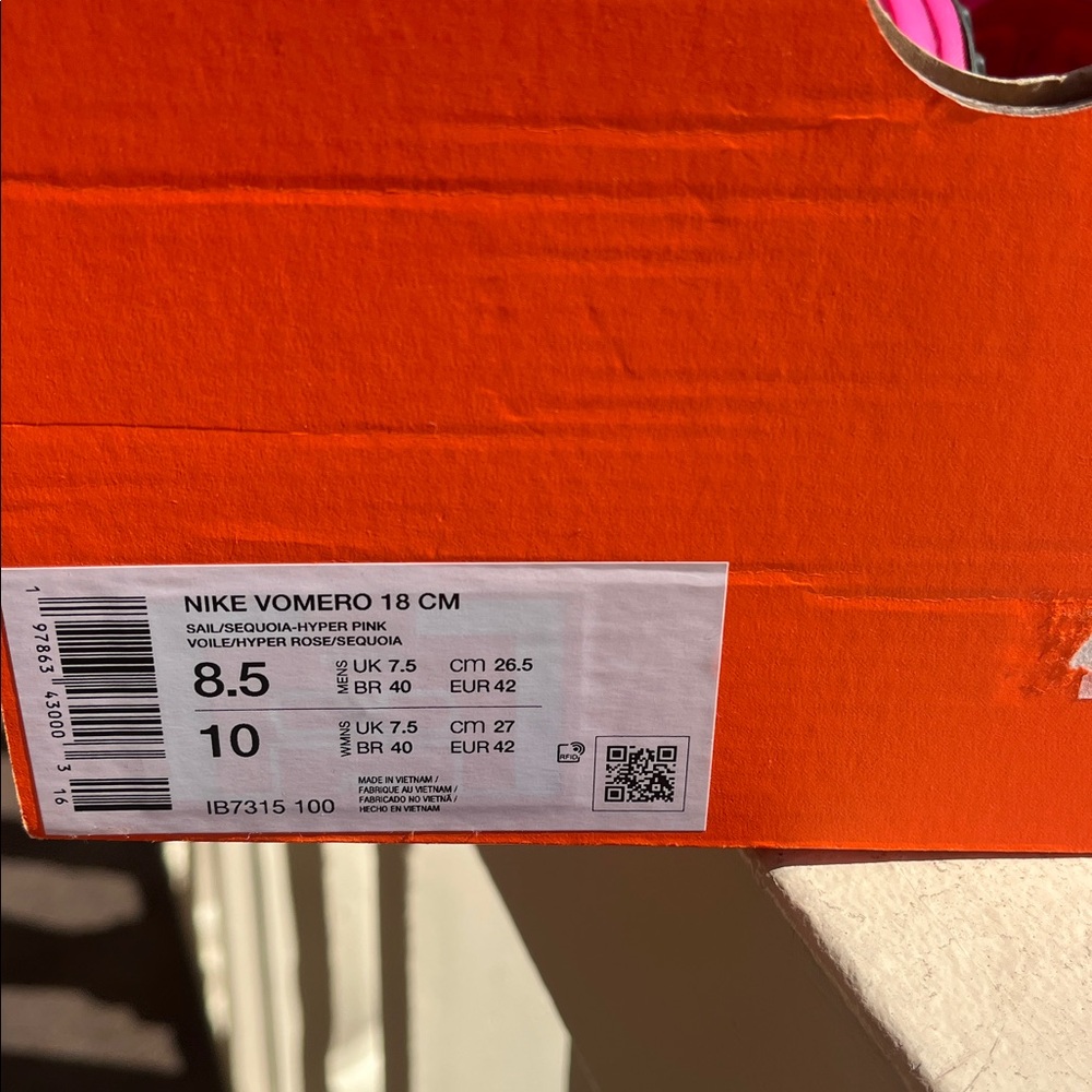 Nike Women's White and Neon Pink Athletic Shoes - Picture 3 of 4